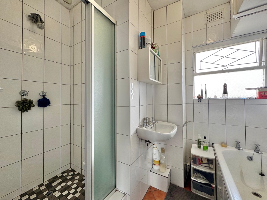 2 Bedroom Property for Sale in Kenilworth Western Cape